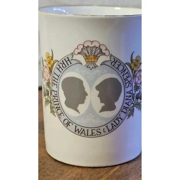 Vtg 1981 Royal Mug Prince of Wales & Lady Diana Spencer Elizabethan Bone China - Picture 5 of 11